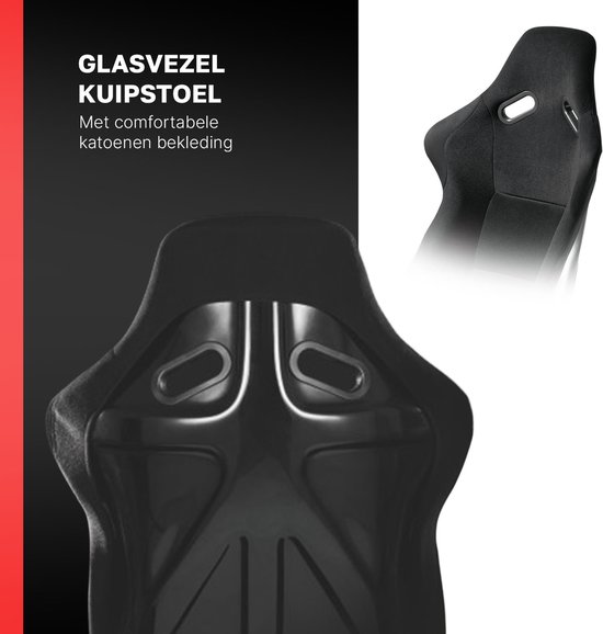Zwarte kuipstoel met comfortabele kleden bekleding, met openingen voor harnas.