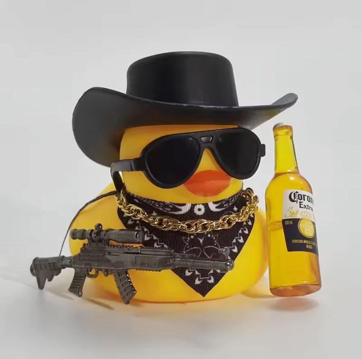 Dashboard Decoratie voor Auto of Bureau –Cowboy Rubber Duck Auto Ornament – Gele Rubber Eend met Accessoires – Grappige Cadeau Gadget