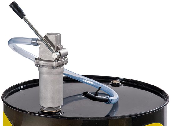 Manuele oliepomp voor olie en diesel. 35L /min voor vaten van 200 Liter ...