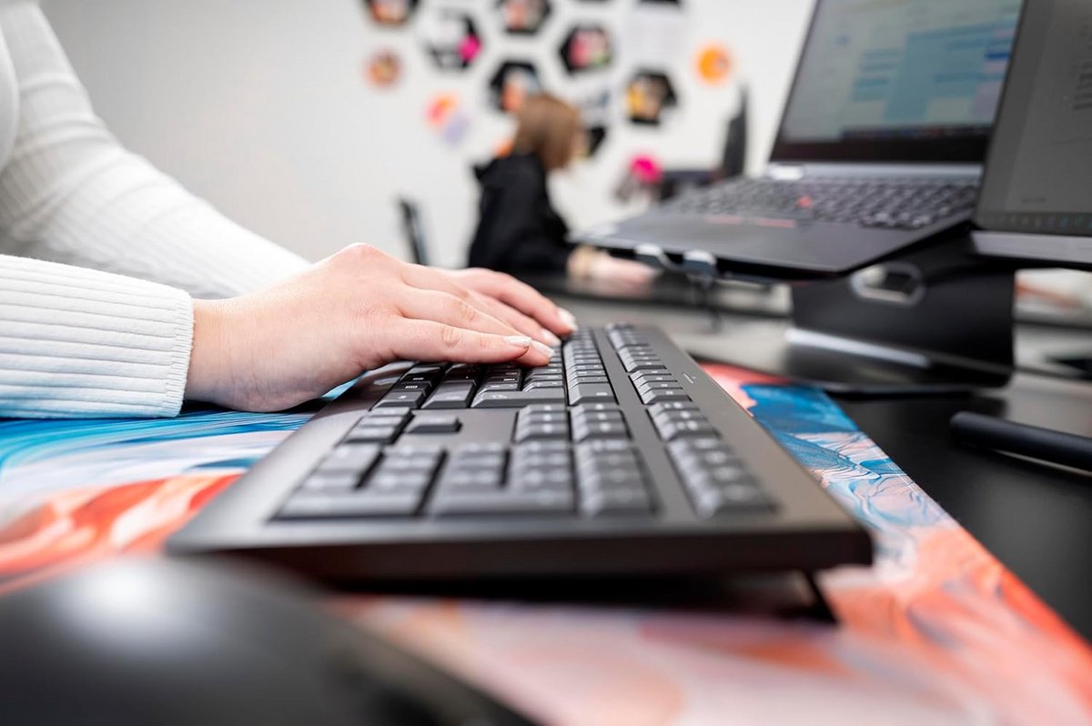 Draadloze Toetsenbord en Muis Set - QWERTY, Fluisterstil, Batterij-aangedreven