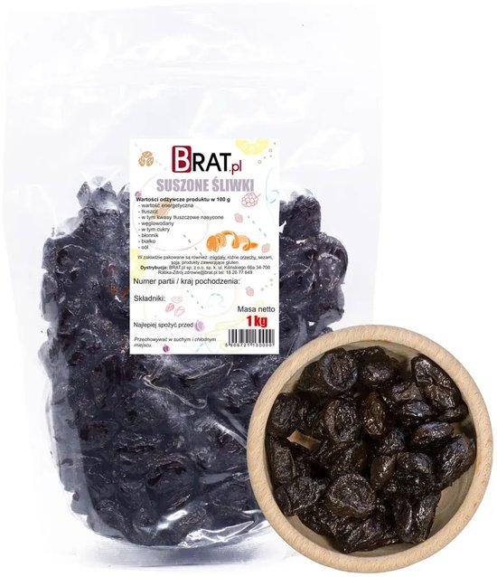 Een zak met 1kg gedroogde pruimen, met een kommetje gevuld met gedroogde pruimen ernaast.