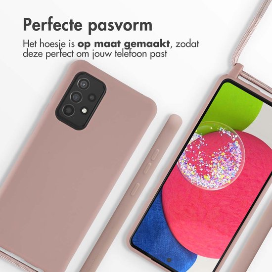 Deux étuis de téléphone rose pâle, un pour un Samsung Galaxy A52s.