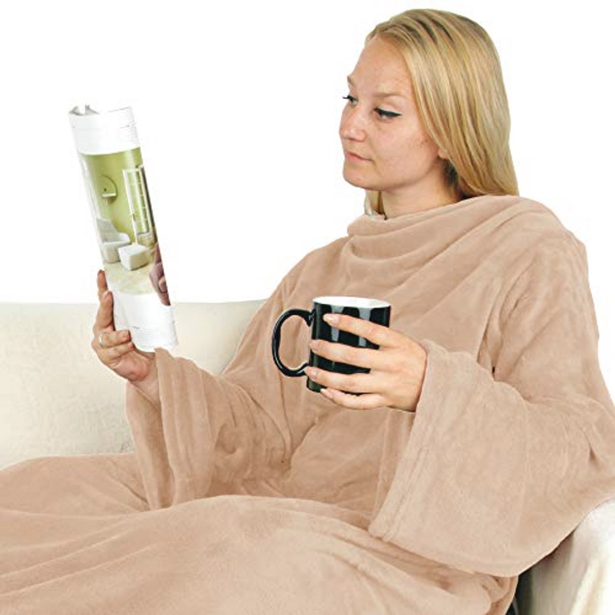 Knuffeldeken met mouwen 130 x 180 cm in beige voor kinderen en volwassenen
