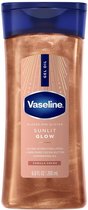 Vaseline Sunlit Glow Shimmer Body Oil – Vanilla Cocoa 200ml