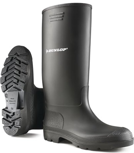 Zwarte Dunlop regenlaarzen met grof profiel zool.