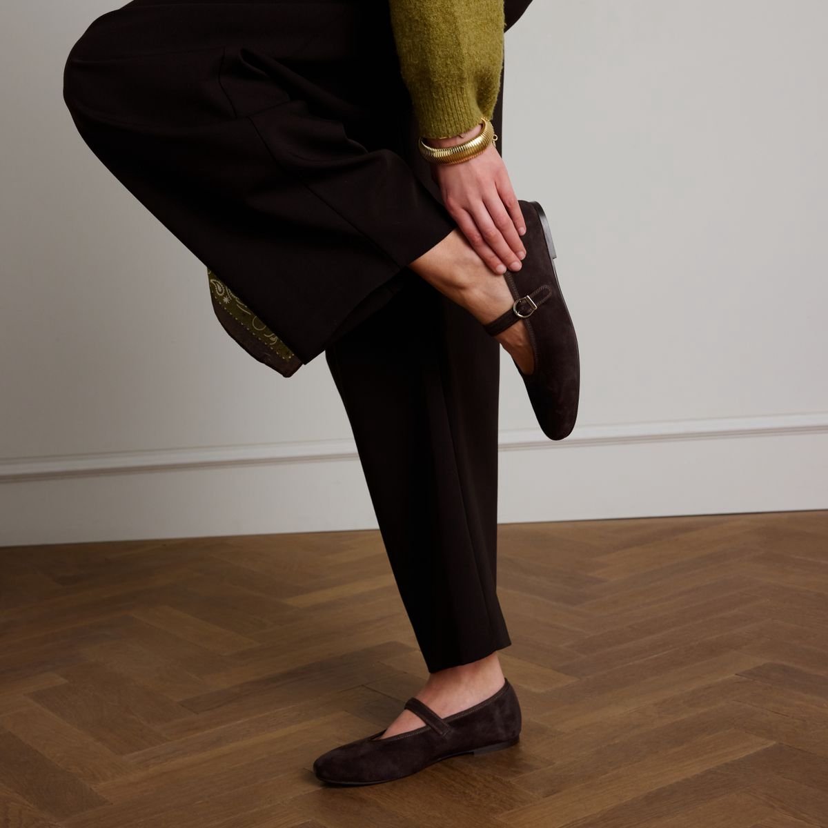 Manfield - Dames - Bruine suède ballerina's met gesp - Maat 39