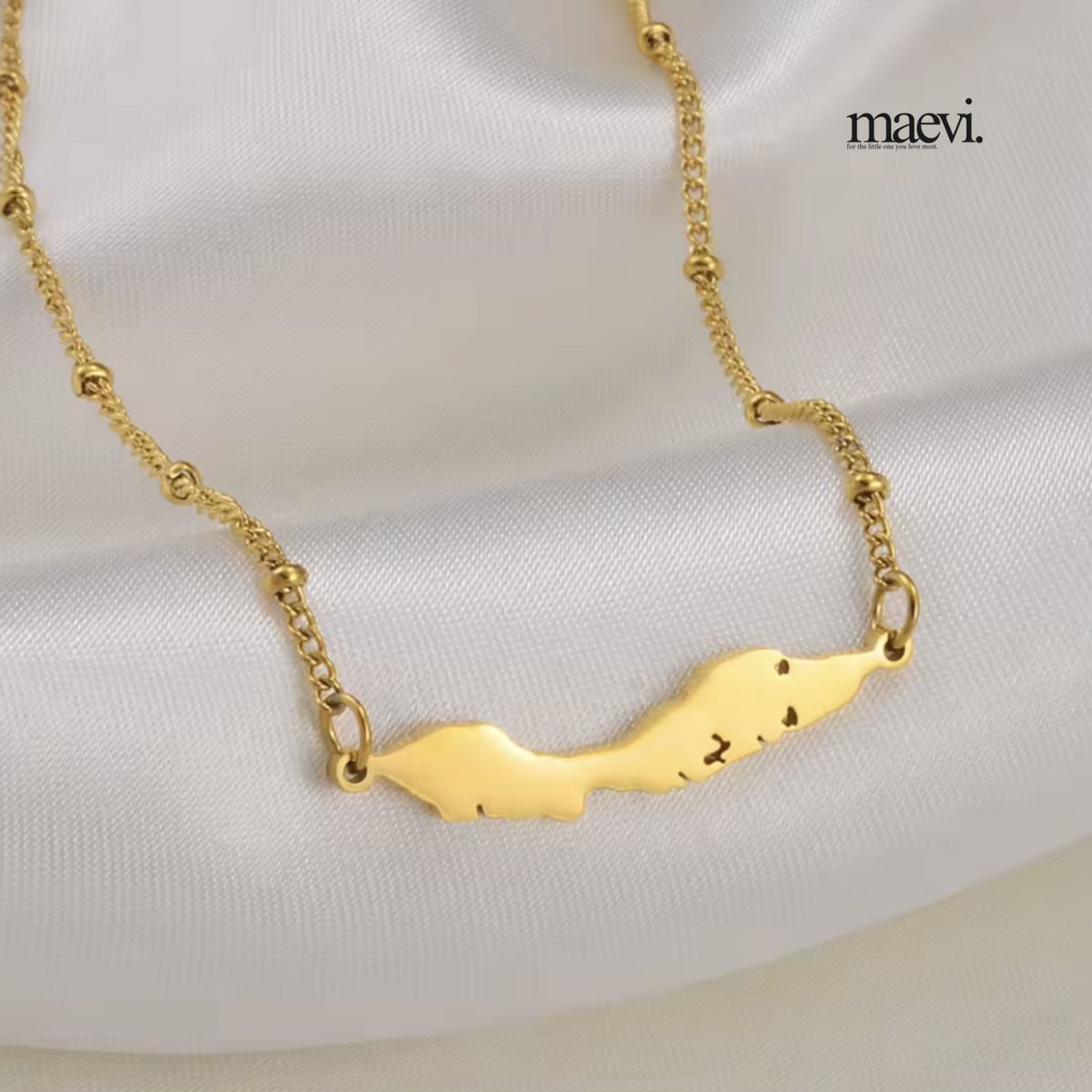 Maevi Ketting - Kleur: Goud - Roestvrijstaal / RVS - Hoge Kwaliteit - Curacao / Korsou Ketting - Lengte: 45 cm - Breedte: 3.5 cm - Luxe Ketting - Curaçao - Halsketting - Cadeau - Sieraden - Mi Dushi Korsou - Hoge Kwaliteit