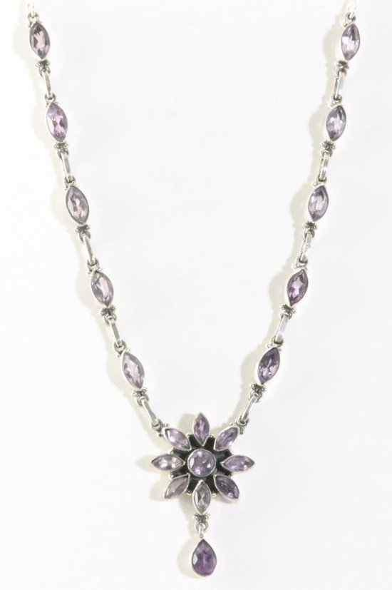 Collier en argent avec améthyste