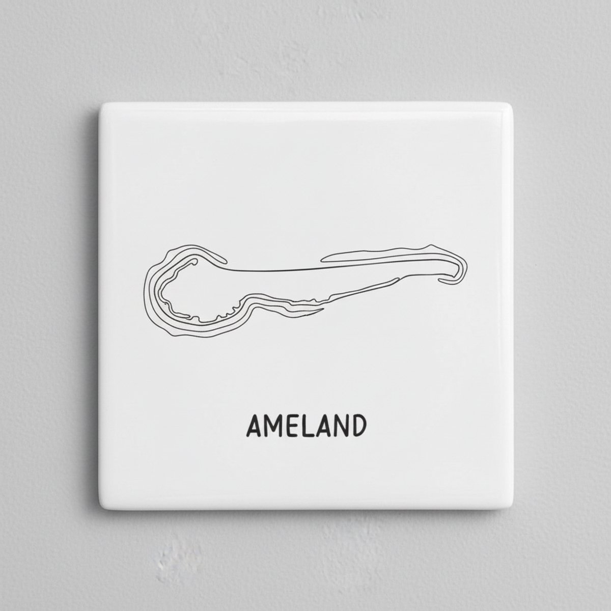 Nevolis Ameland Eilandkaart Keramische Tegel 15x15 cm – Minimalistische Nederlandse Eiland Wanddecoratie Multi Color