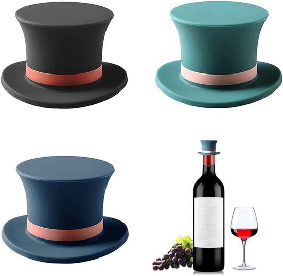 Zwarte, turkooizen en donkerblauwe wijnstoppers in de vorm van een hoge hoed met een roze band. Een fles wijn met een glas en druiven.