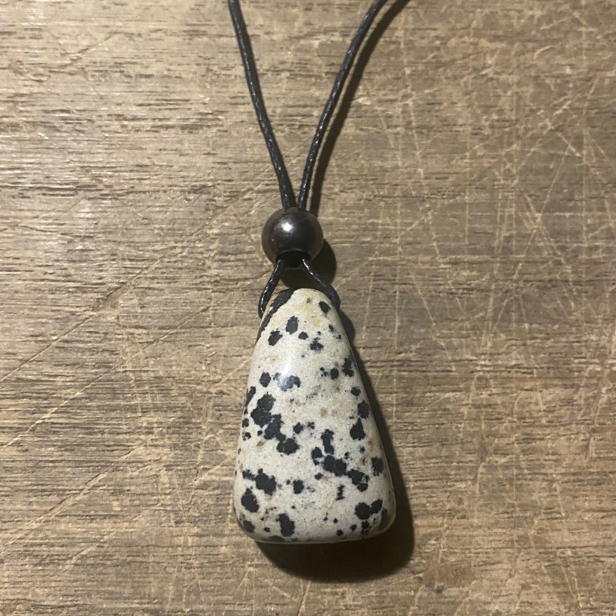 Jaspis Dalmatiër Hanger 2cm aan waxkoord 60 cm - Verstelbaar - Ketting - Vrolijk - Cadeau - Sieraad