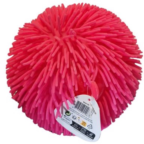 Roze pluizige bal met stekels en 'lil' jack' logo.