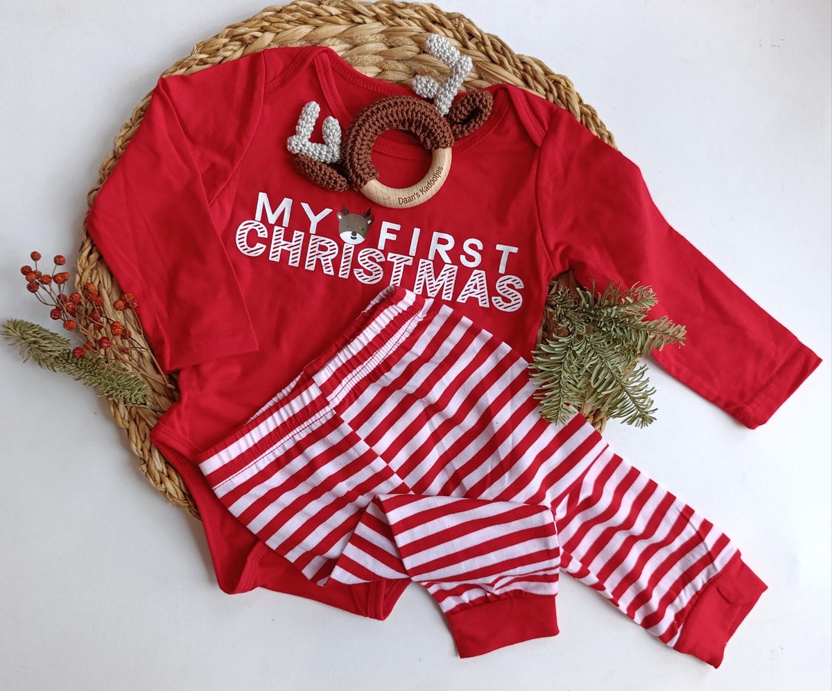 Kraamcadeau Kerst – Rood Kerstpakje – Romper & Broekje + Bijtring – My First Christmas