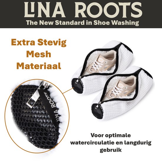 Deux sacs de lavage blancs avec des chaussures à l'intérieur, avec un gros plan sur le matériau mesh extra résistant.