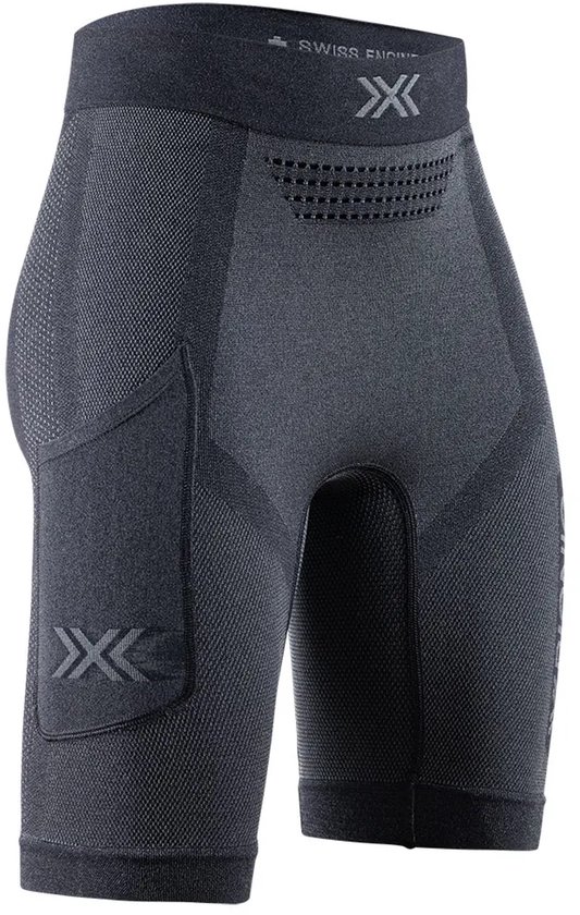 Short noir pour femme avec une poche sur la hanche, logo 'X-Bionic' et structure respirante sur la ceinture.