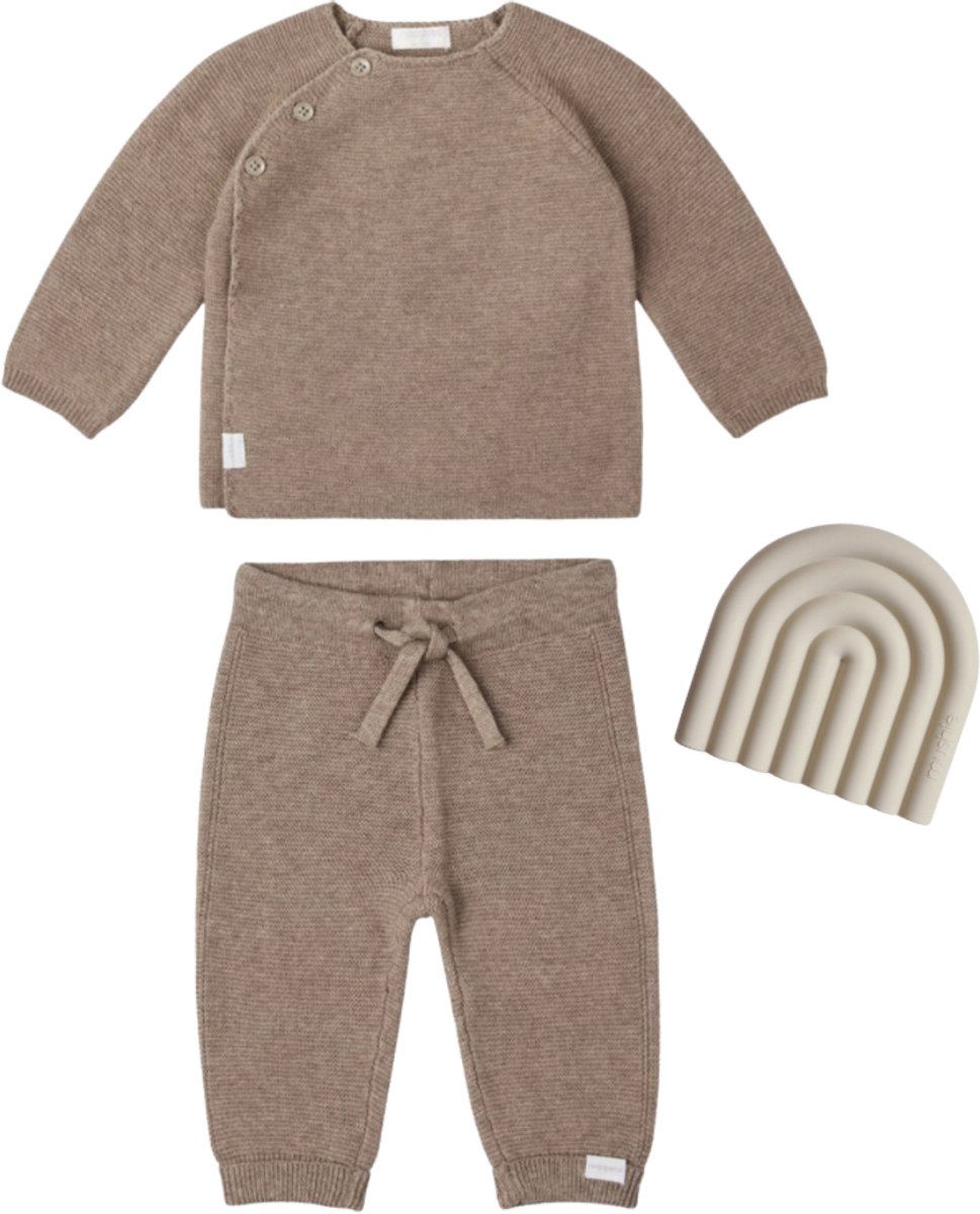 Noppies - Vest - Broekje - Pino - Grover - Taupe Melange - Unisex - Mushie - Bijtspeelgoed - Regenboog Sand - Maat 56