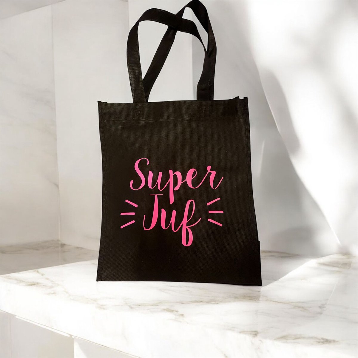Cadeau tas voor juf - super juf - bedankt - zwart - non-woven - 27 x 30 cm - juffendag