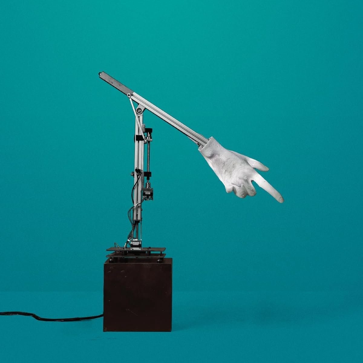 Broken Equipment: Een Krachtig Nieuwe Album Geïnspireerd door Filosofie en Debat