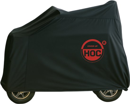 Zwarte scootmobielhoes met rood HOC-logo, geïsoleerd op witte achtergrond.