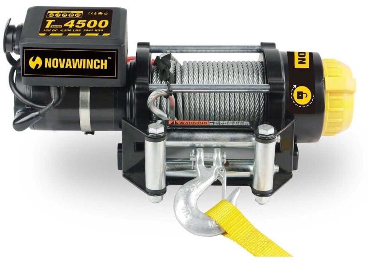 NovaWinch type: NVT4500i - Elektrische IP67 bootlier 12V - Quadlier met 2043 kg trekkracht - Met 17 mtr. staalkabel met haak + veiligheidsklep - Incl. 3 meter kabelafstandbediening. Accessoires op aanvraag leverbaar.
