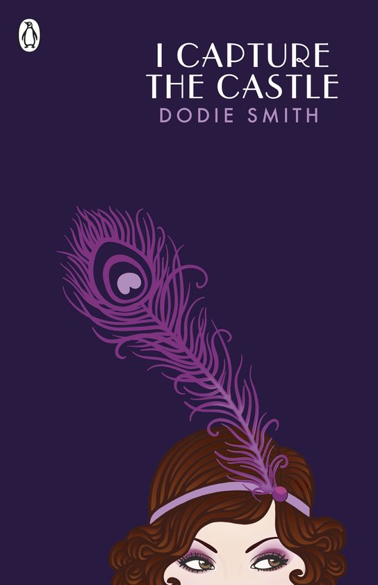 Livre 'I Capture The Castle' de Dodie Smith, avec une plume violette sur le chapeau d'une femme.