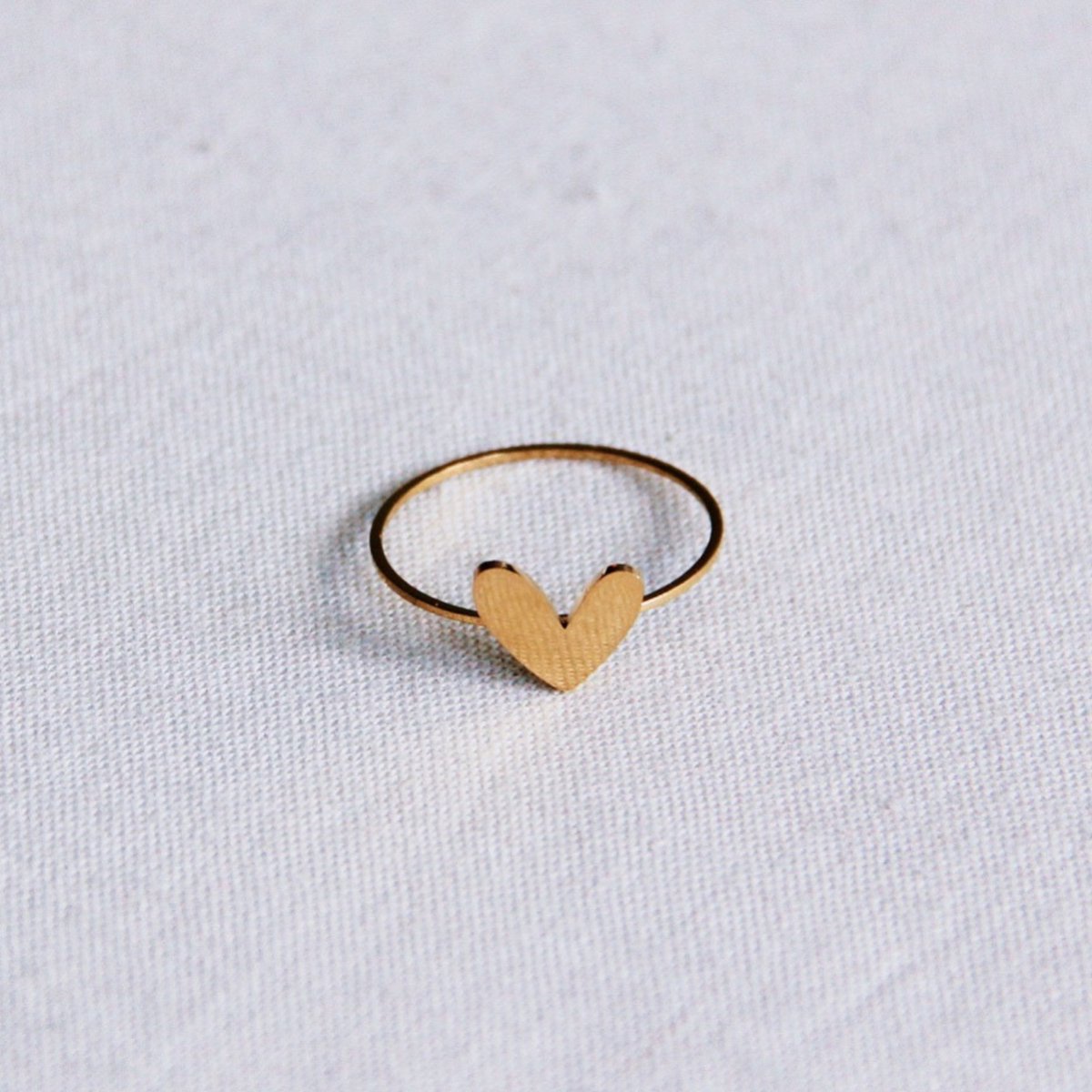 Juvana Ring Met Hart - StainlessSteel Ring - Goud - Maat 7 - Diameter 17,3 cm