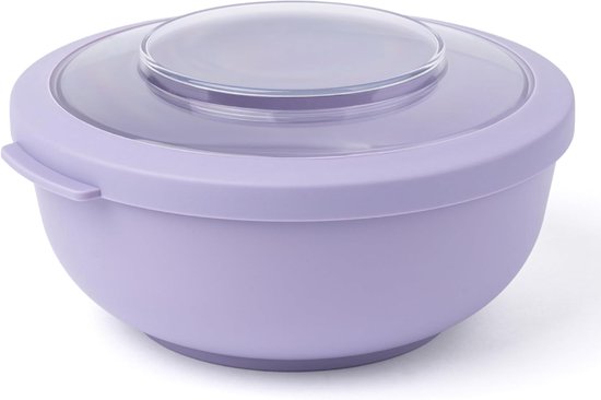 Bol de conservation "Tylla" lilas clair avec un couvercle légèrement transparent, sur fond blanc.