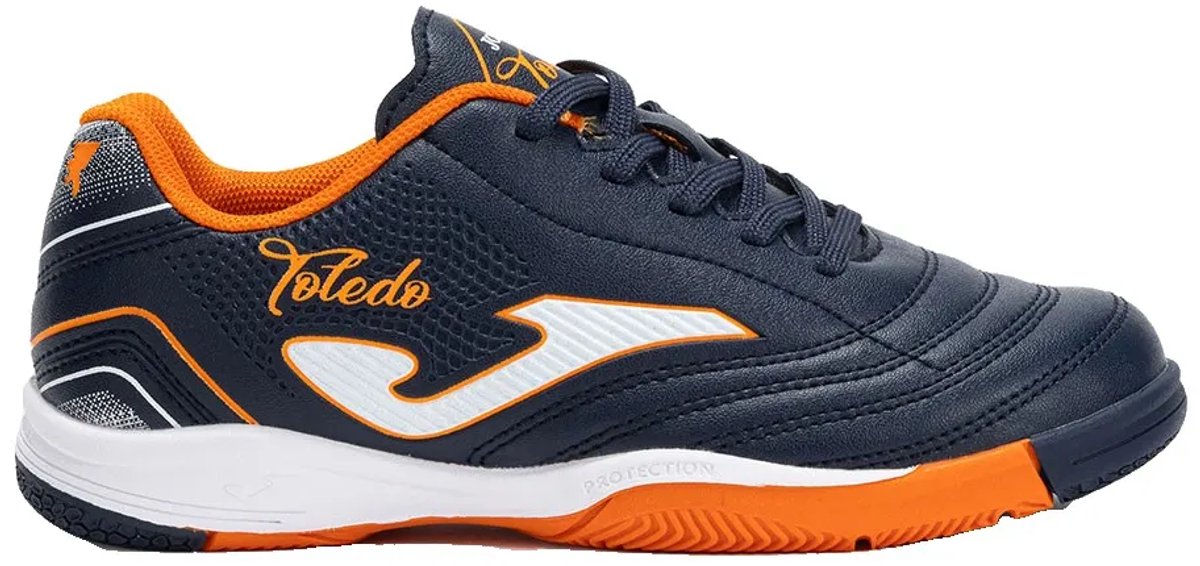 Blauwe Joma Toledo zaalvoetbalschoenen voor jongens en meisjes, maat EU 35 1/2, met oranje accenten en sportief design.