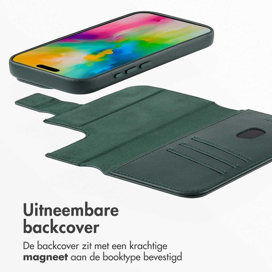 Accezz Hoesje - Geschikt voor Apple iPhone 16 Pro - Leather Bookcase 2-in-1 geschikt voor MagSafe - Cedar Green