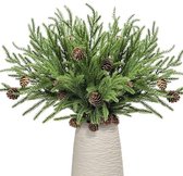 Kerstboomvuller – opstelling van dennentakken, glinsterende decoratieve