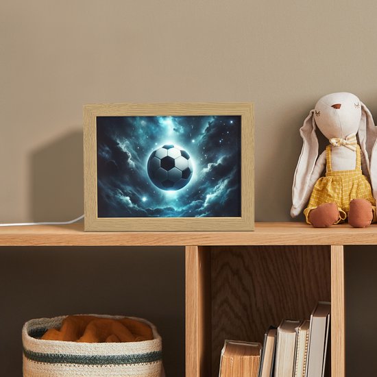 Nachtlampje 20x15 cm - Kinder lampje - Voetbal - Galaxy - Ruimte - Sport - Blauw - Tafellamp kinderkamer - Slaapkamer lamp - Bedlamp kinderen - Kinderlampje stopcontact - Wandlamp babykamer - Nachtlampjes van Merkloos — afbeelding 3