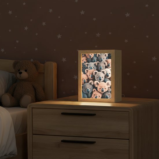Nachtlampje 15x20 cm - Kinder lamp - Koala - Dieren - Patronen - Grijs - Bruin - Kinderen - Tafellamp kinderkamer - Slaapkamer lamp - Bedlamp kinderen - Kinderlampje stopcontact - Wandlamp babykamer - Nachtlampjes van Merkloos — afbeelding 2