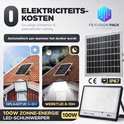 100W zonne-energie LED-schijnwerper met een zonnepaneel, laadt 4-6 uur op en werkt 8-10 uur. Automatisch aan bij schemer.