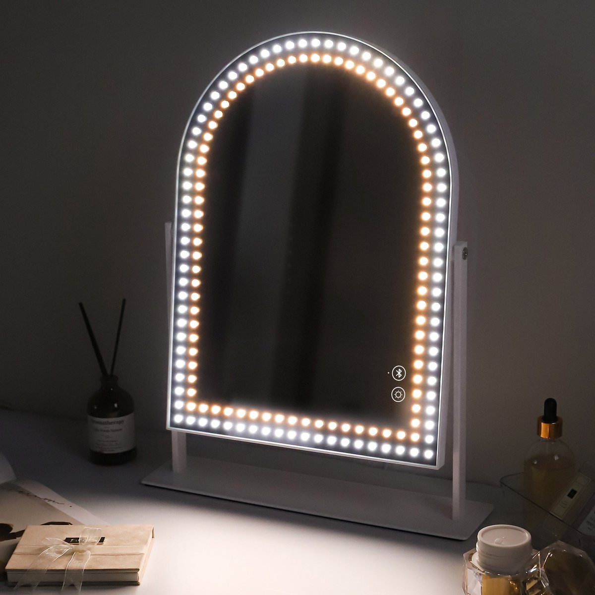 VANITII Hollywood Arch make-upspiegel - Uitgerust met intelligente Bluetooth - Drie Licht Instellingen - 360 graden Gratis Rotatie - 10x Vergroting Vanity Spiegel - Beste Gift - 30cm x 41cm Wit