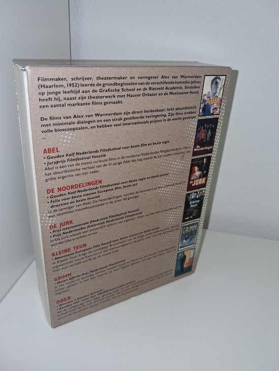 De zijkant van een dvd-box met de titels van verschillende films van Alex Van Warmerdam.