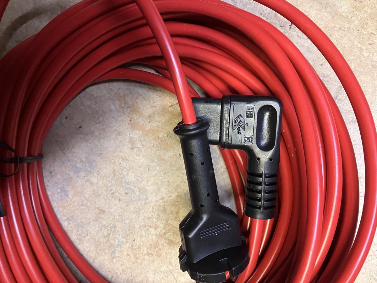 Gelijkwaardige aan origineel, stofzuiger Afneembaar haaks netsnoer 15 meter - H05VV-F 2x1mm² - Rood - Geschikt voor Tennant, Taski, Wetrok, IPC Soteco, Ghibli en meer