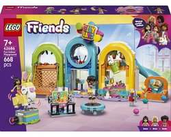 foto van LEGO Friends speelset Cooler Indoor-speelplaats bouwplezier.