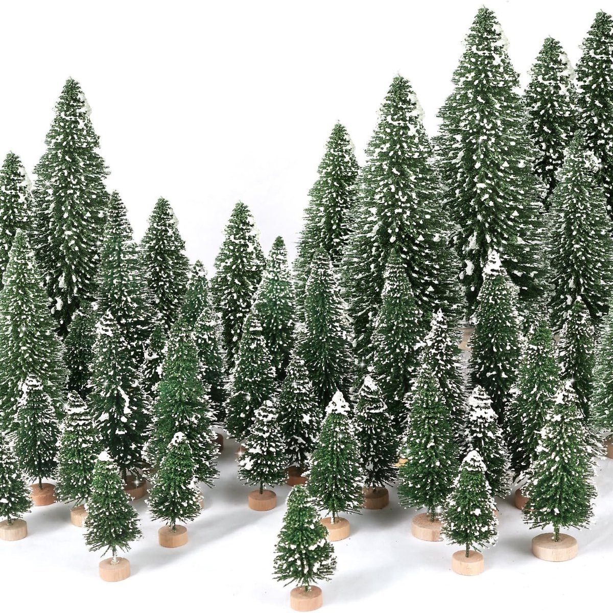 FLOOQ Mini Kerstboom Groen - Miniatuur Kerstboompjes - Kerstversiering - Kerstdecoratie Voor Binnen - Kleine Kerstbomen - 30 stuks