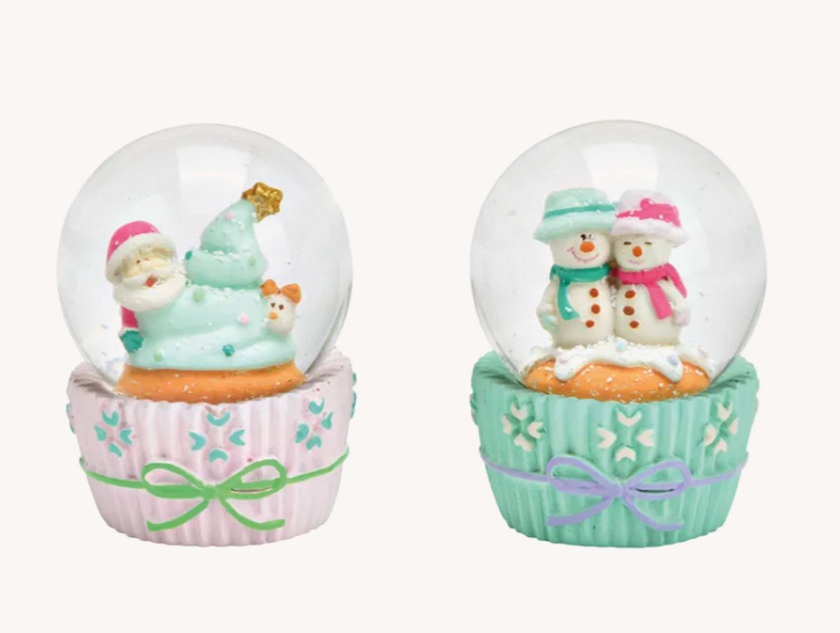 Set van 2 x sneeuwbol Kerst in pastelkleuren: kerstman met kerstboom en 2 sneeuwpoppen op cupcake 4x6x4cm