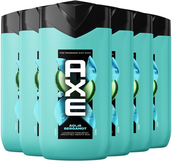 Rij van vijf turquoise Axe "Aqua Bergamot" douchegel flessen.