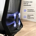 Detail van de mesh rugleuning van de bureaustoel met verstelbare lendensteun en ademend mesh materiaal.