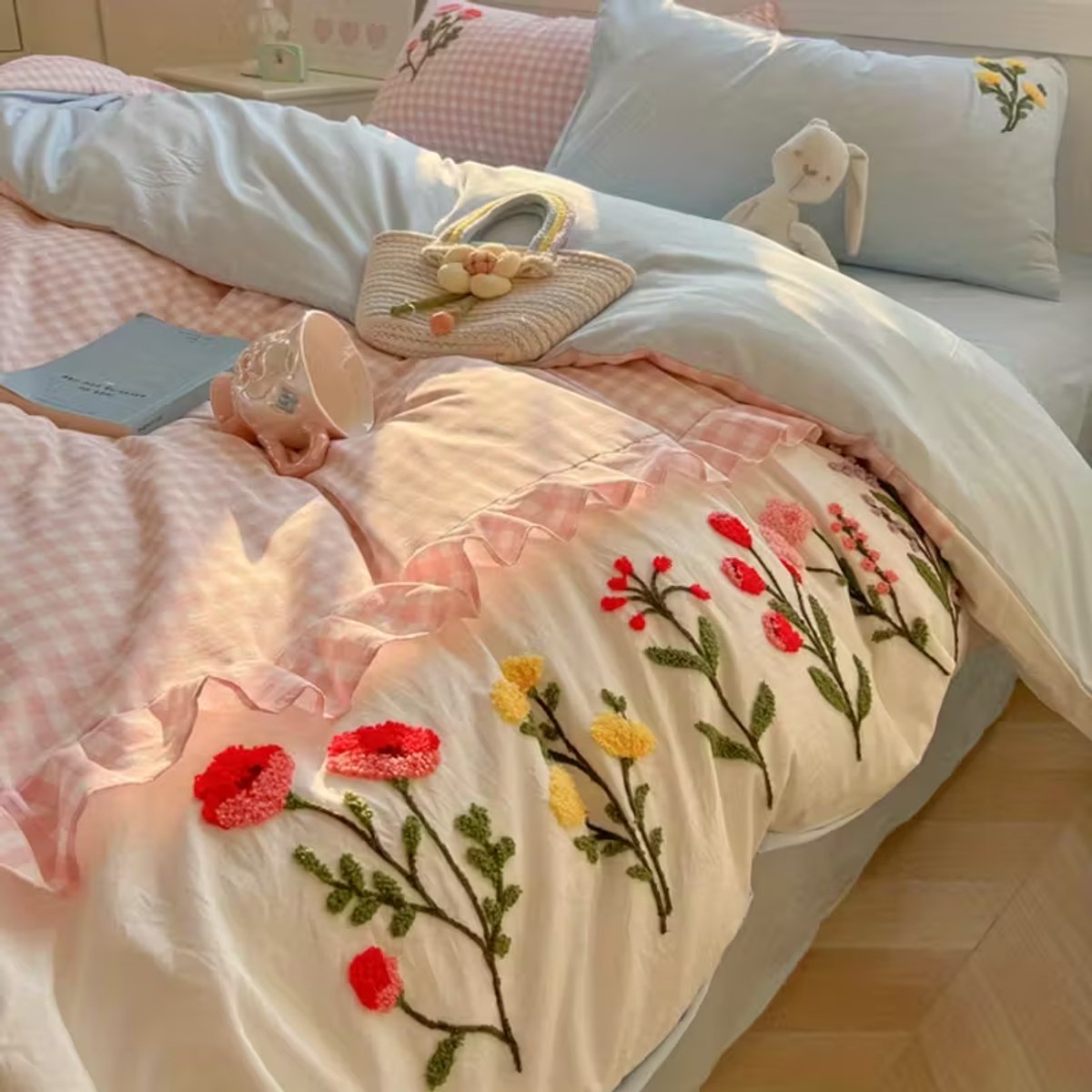 Joy of Summer - Romantisch 3-Delig Dekbedovertrek 150x200 cm – Met Ruches & Echt Borduurwerk – Polyester – Voor Slaapkamer & Kinderkamer