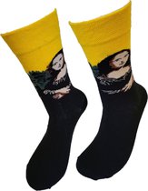 Verjaardag cadeau - Grappige sokken - Mona Lisa Geel sokken - Leuke sokken - Vrolijke sokken – Valentijn Cadeau - Luckyday Socks - Cadeau sokken - Socks waar je Happy van wordt – M