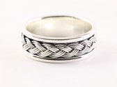 Zware zilveren ring met vlechtmotief - maat 23