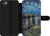 Bookcase Geschikt voor iPhone SE 2020 telefoonhoesje - Sterrennacht boven de Rhône - Van Gogh - Kunst - Met vakjes - Wallet case met magneetsluiting