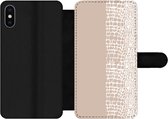 Bookcase Geschikt voor iPhone X telefoonhoesje - Slang - Design - Roze - Met vakjes - Wallet case met magneetsluiting