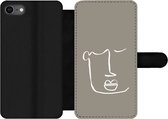 Bookcase Geschikt voor iPhone 8 telefoonhoesje - Lippen - Abstract - Line art - Met vakjes - Wallet case met magneetsluiting