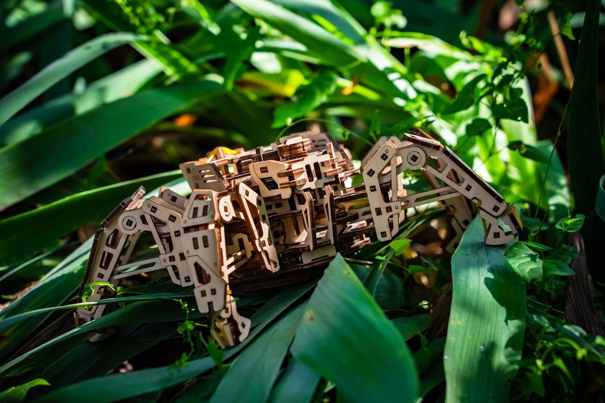 UGEARS Houten 3D Model - Hexapod Verkenner — afbeelding 4