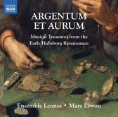 Een schilderij van handen die munten tellen met een weegschaal, ter illustratie van het album Argentum et Aurum.