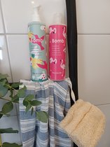 Hammamdoek-jeansblauw-vakantie-sauna-180x100-cadeaupakket-vegan-dierproefvrij-duurzaam-handwash-handzeep-shower wash-douchmiddel-verzorging-loofah-spons-moederdag-oma-verjaardag-vriendin-kers